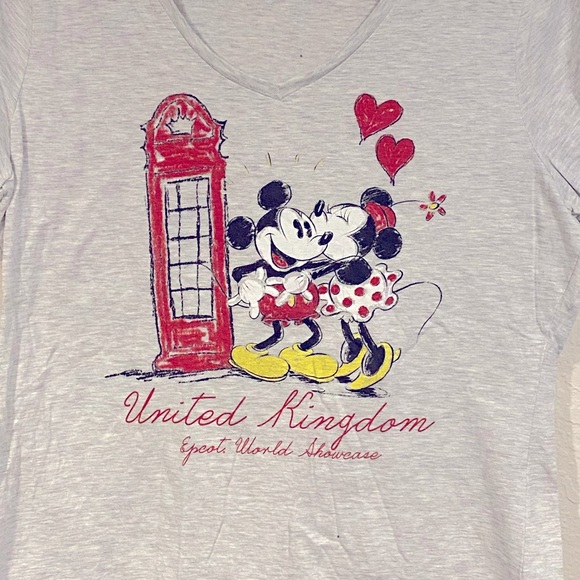 Disney Tops - Walt Disney World United Kingdom Pavilion Shirt